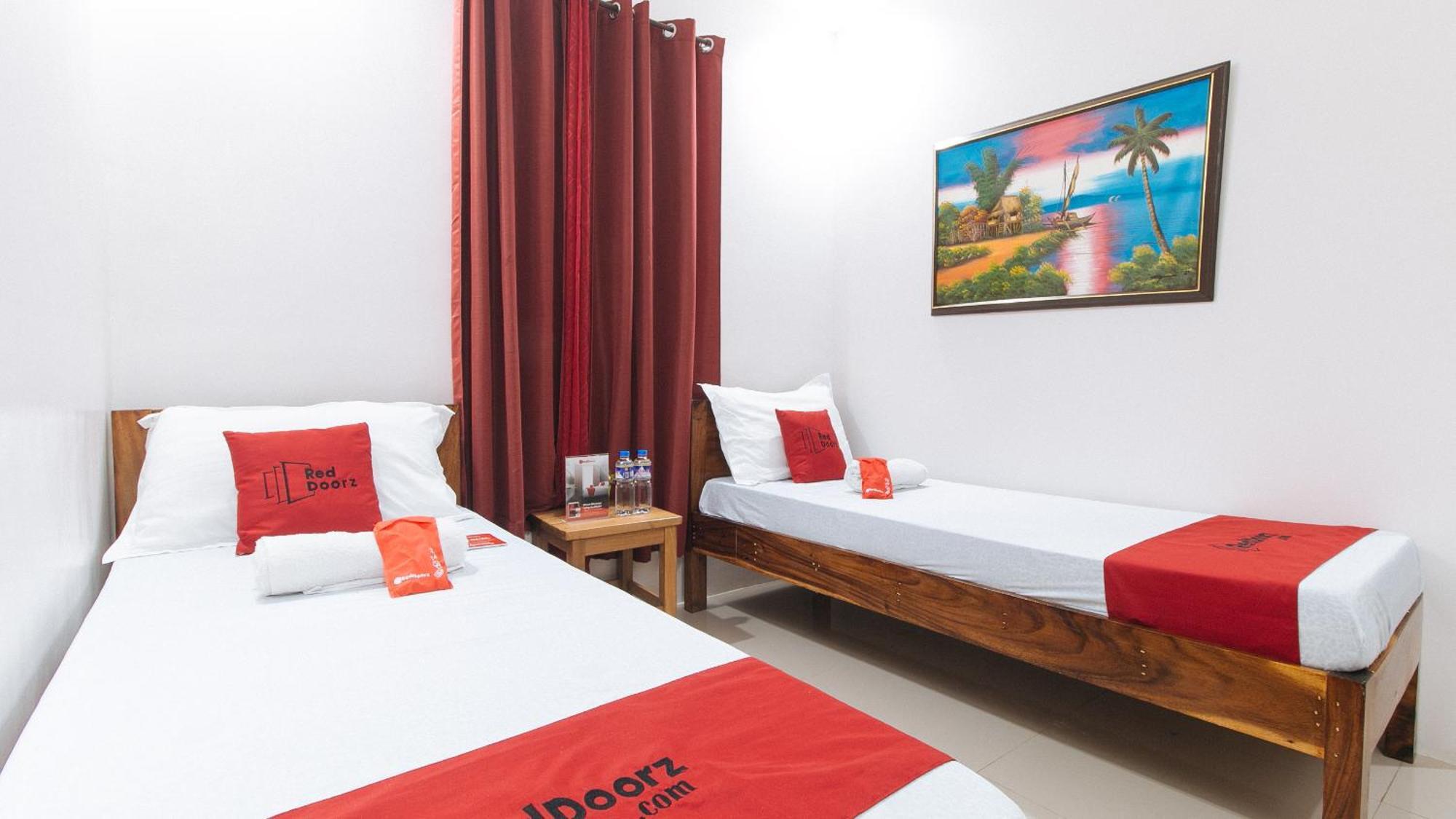 Reddoorz Plus @ Jollydays Hotel Nueva Ecija San Jose  المظهر الخارجي الصورة