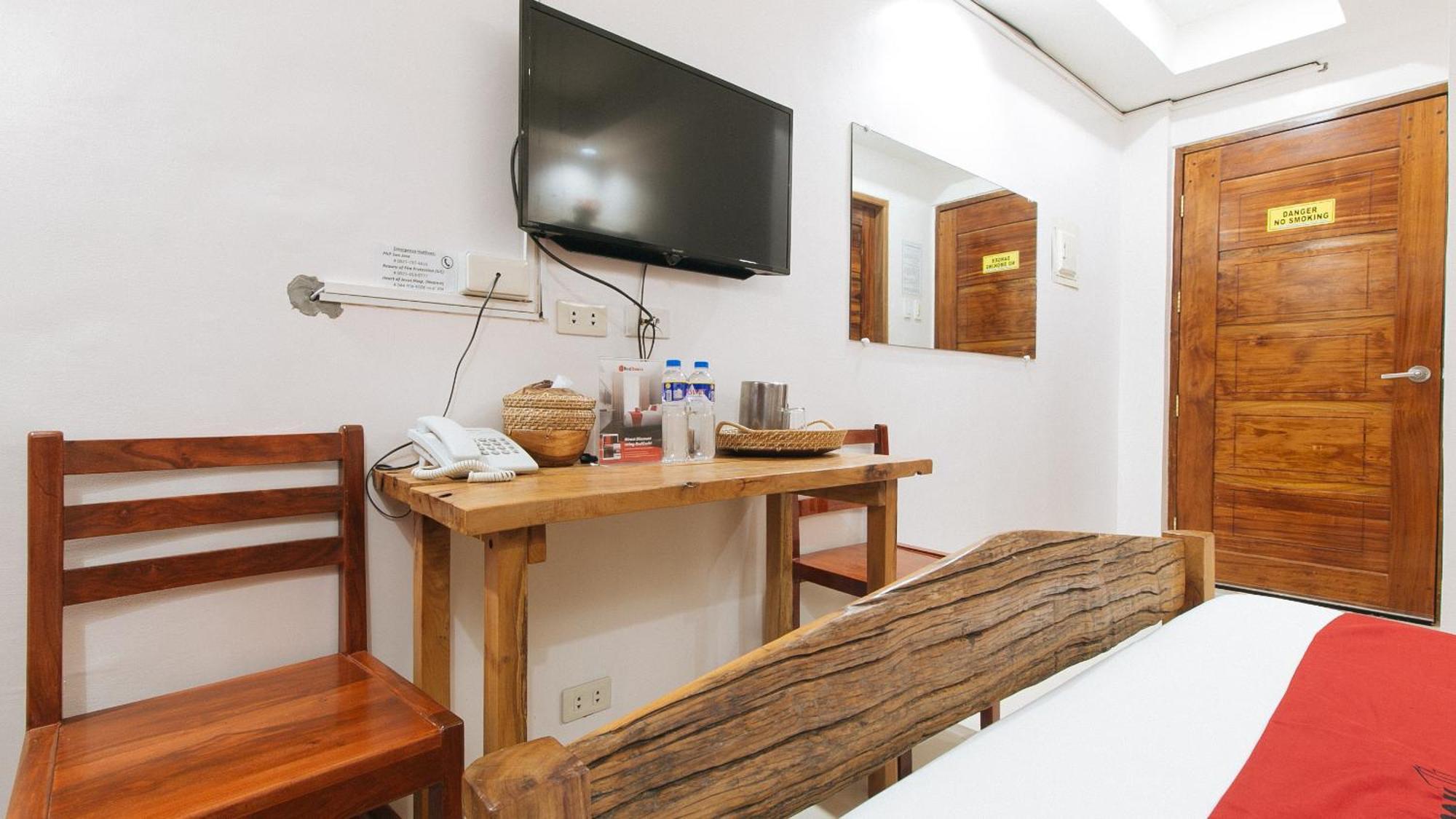 Reddoorz Plus @ Jollydays Hotel Nueva Ecija San Jose  المظهر الخارجي الصورة