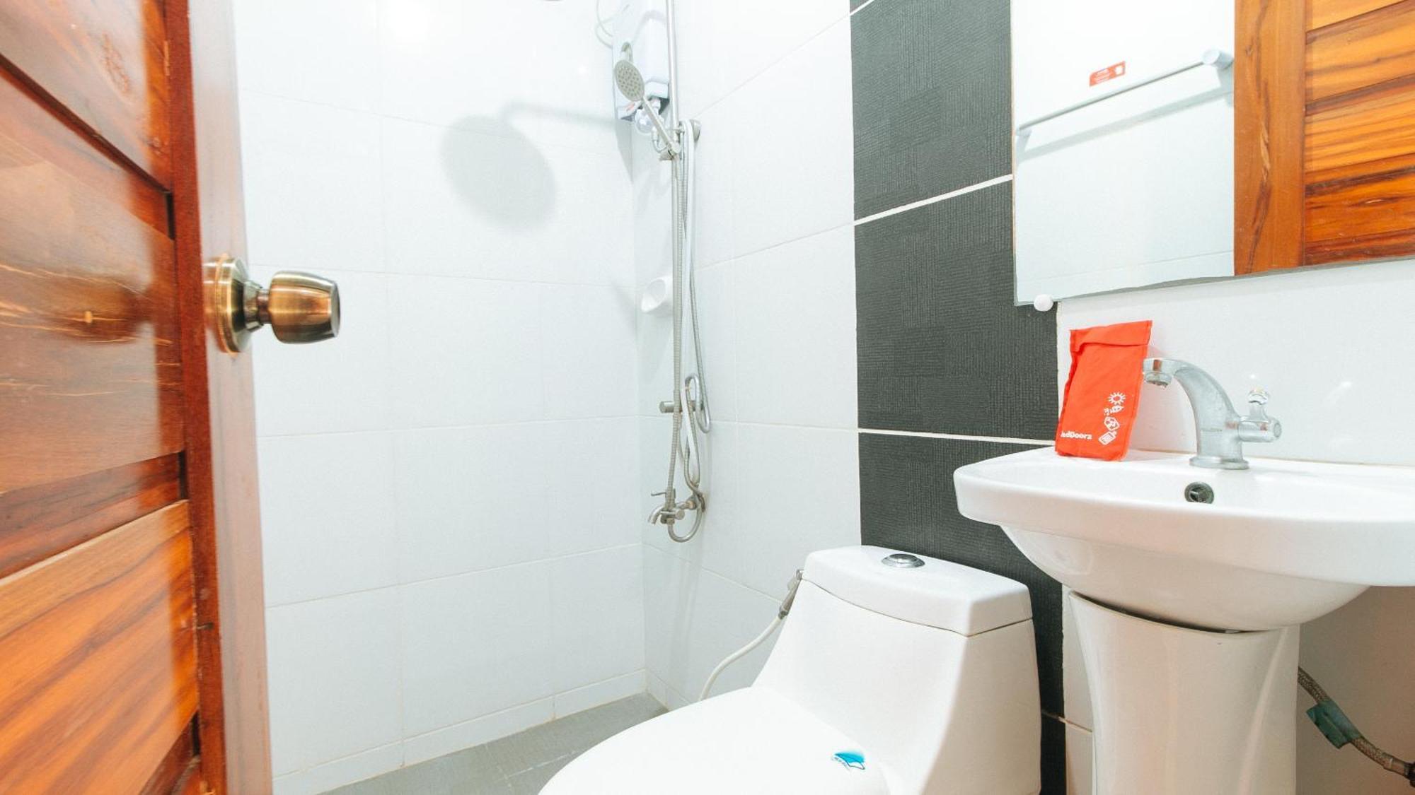Reddoorz Plus @ Jollydays Hotel Nueva Ecija San Jose  المظهر الخارجي الصورة